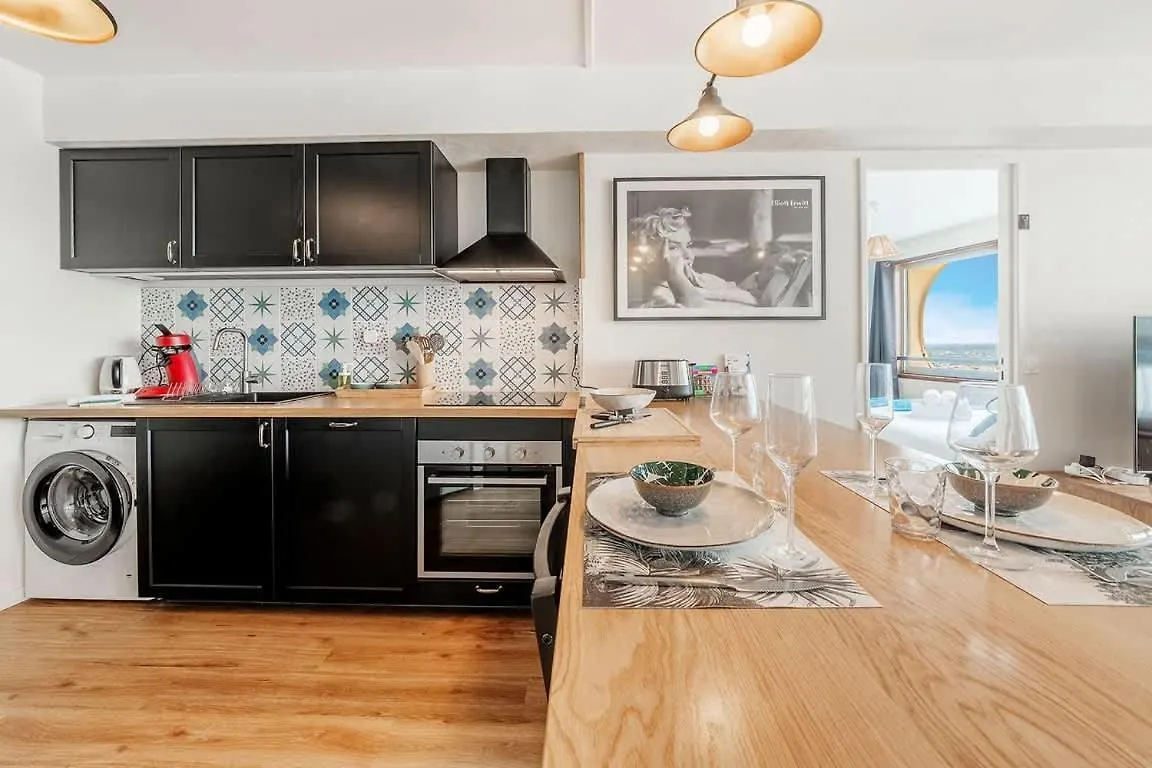 Bellevue, Appartement T2, Terrasse & Parking Rennes 0*,  Frankrike